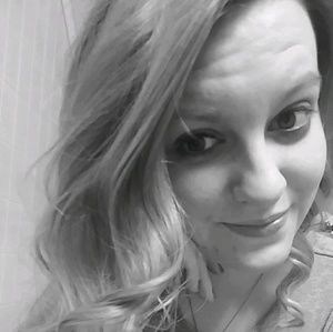 Meet your Posher, Holly